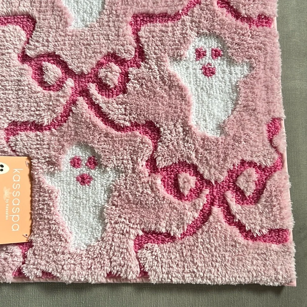 Kassaspa by Kassatex Ghost Bath Rug - Pink & White